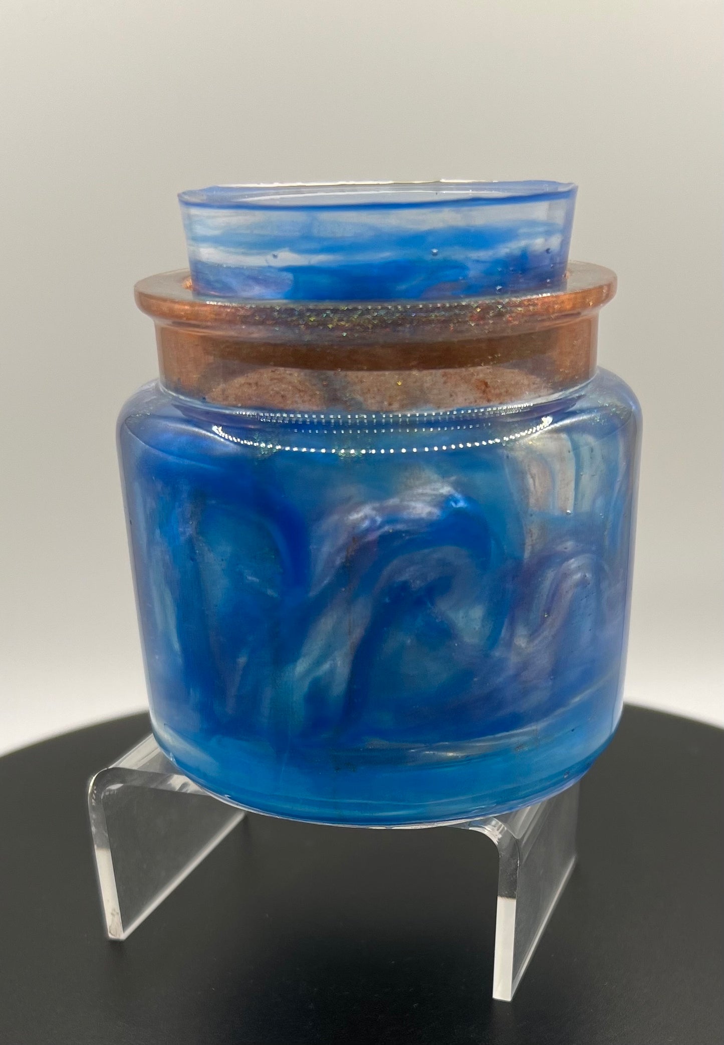 Plug top resin jar