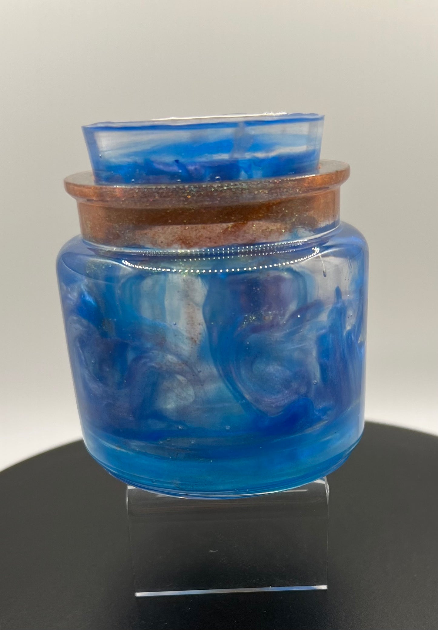 Plug top resin jar