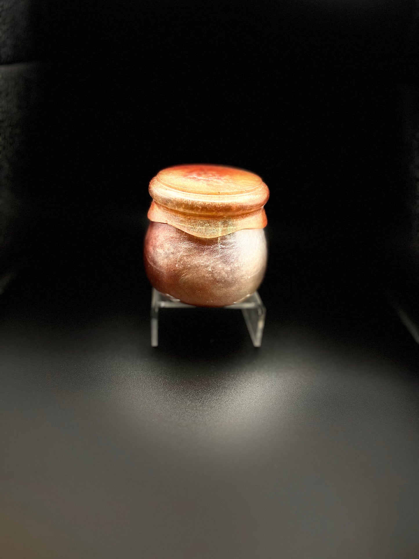 Small resin jar